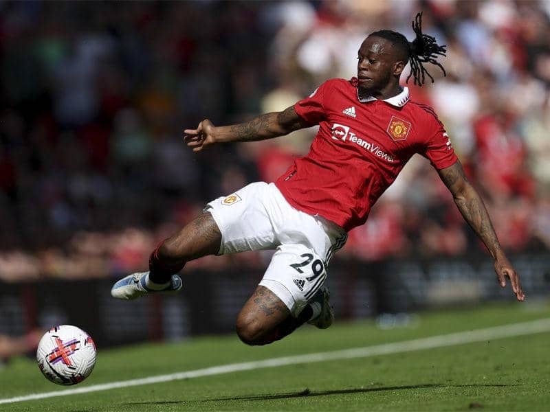 Các loại xoạc bóng và kỹ thuật thực hiện